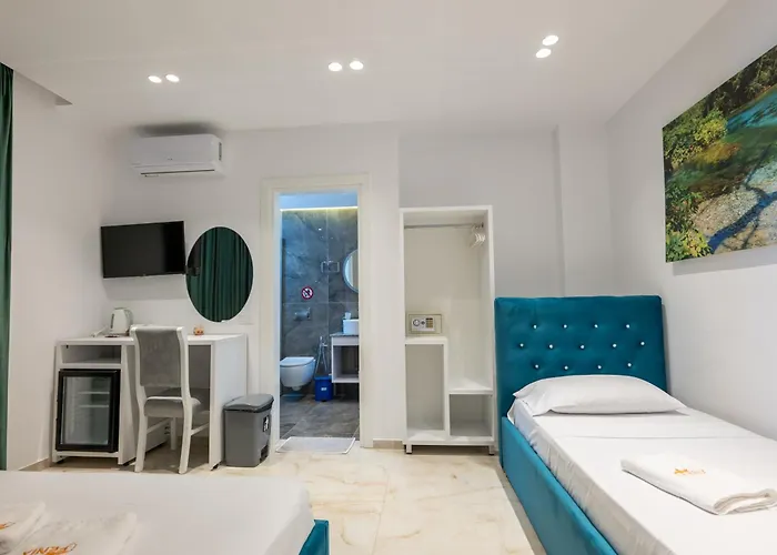 Feniks Hotel Ksamil