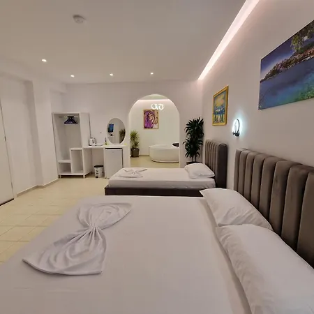Feniks Hotel 3*