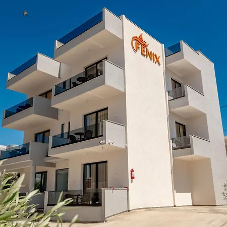 Feniks 3*